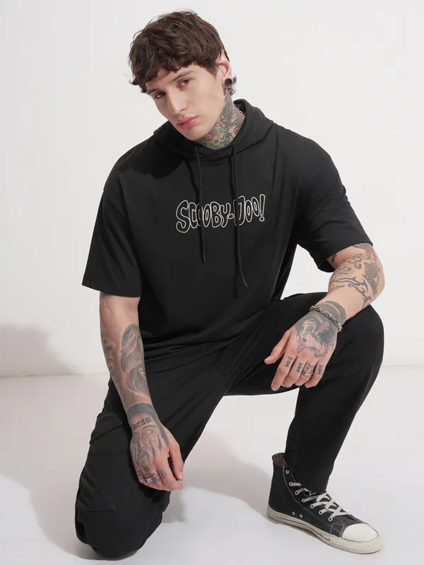 WB By Highlander Men Black Scooby Doo Printed Hood Oversized Fit T-Shirt