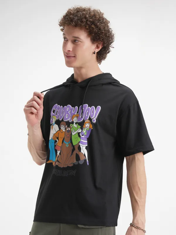 WB By Highlander Men Off White Scooby Doo Printed Hood Oversized Fit T-Shirt