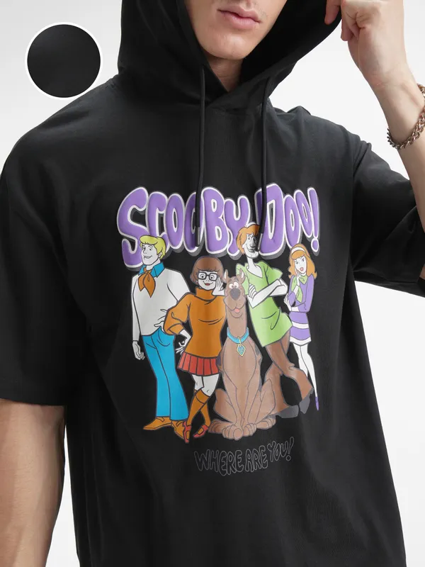 WB By Highlander Men Off White Scooby Doo Printed Hood Oversized Fit T-Shirt