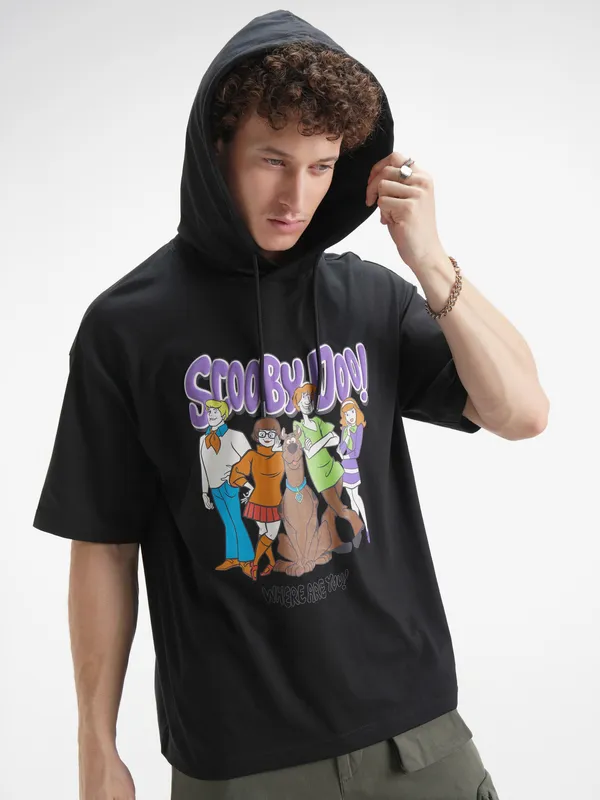 WB By Highlander Men Off White Scooby Doo Printed Hood Oversized Fit T-Shirt