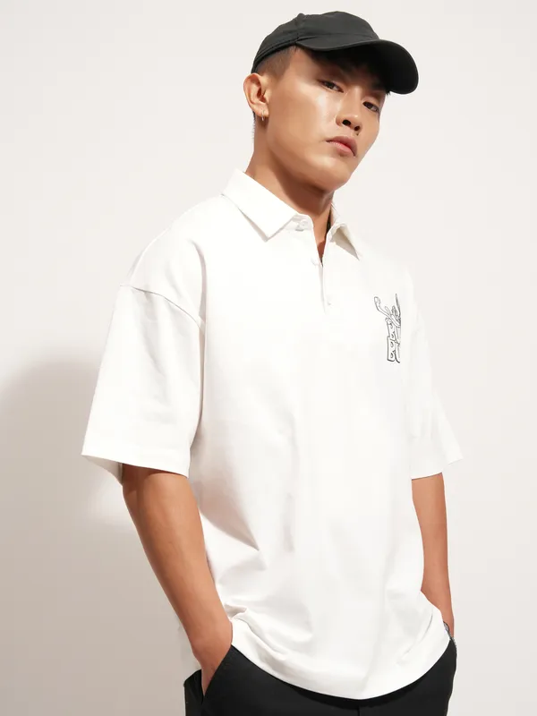 WB By Highlander Men White Looney Tunes Printed Polo Collar T-Shirt