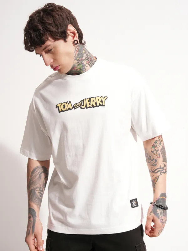 WB By Highlander Men White Tom And Jerry Printed Round Neck Oversized Fit T-Shirt