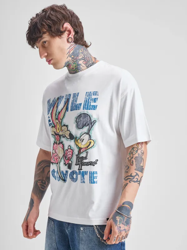 WB By Highlander Men White Looney Tunes Printed Round Neck Oversized Fit T-Shirt