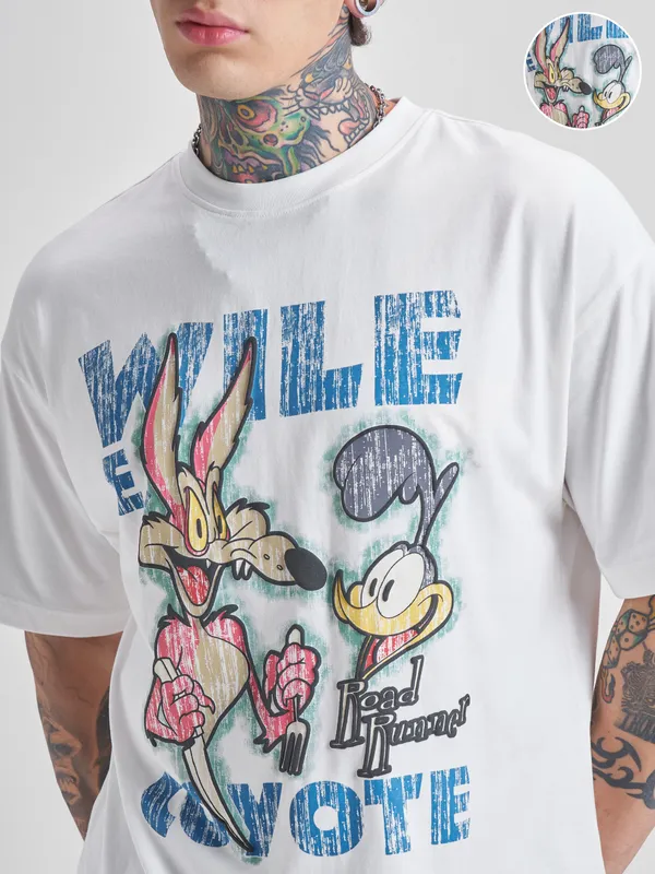 WB By Highlander Men White Looney Tunes Printed Round Neck Oversized Fit T-Shirt