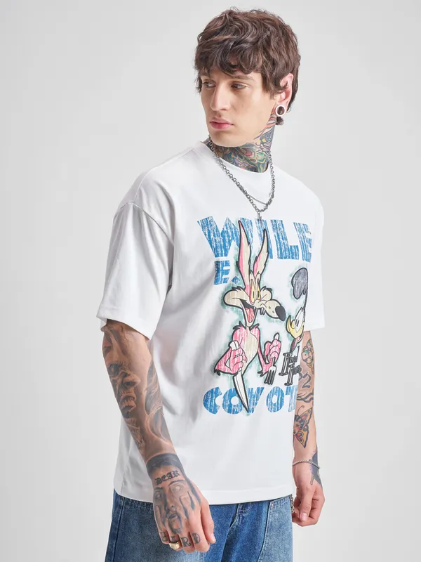 WB By Highlander Men White Looney Tunes Printed Round Neck Oversized Fit T-Shirt