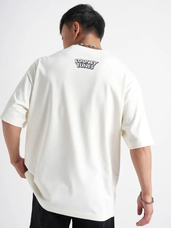 WB By Highlander Men Off White Looney Tunes Printed Round Neck Oversized Fit T-Shirt