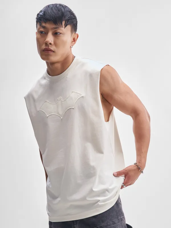 DC By Highlander Men White Batman Self Design Round Neck T-Shirt