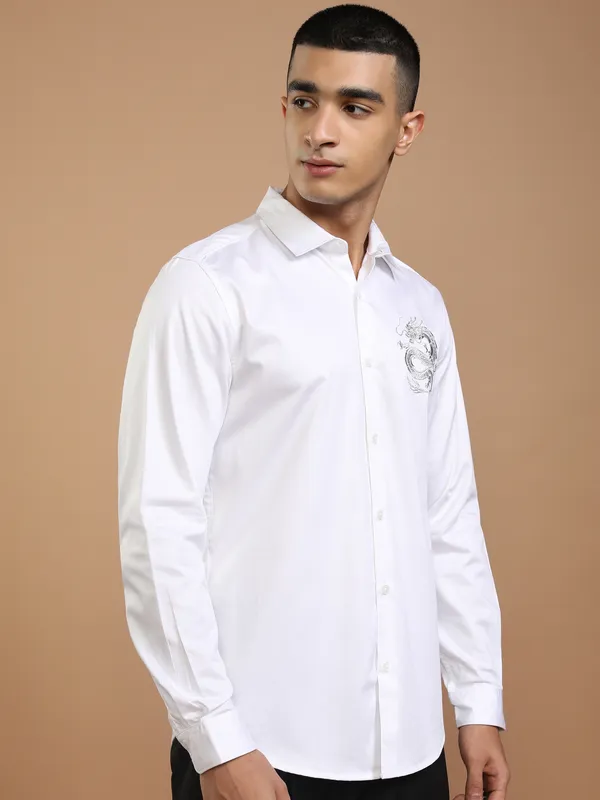 Men Slim Fit Casual Shirt