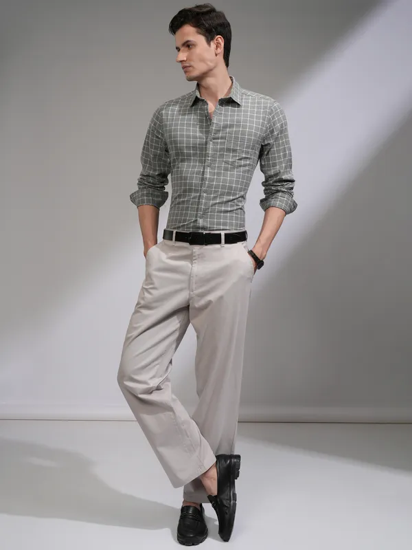 Ketch Men Grey Checked Slim Fit Casual Shirt