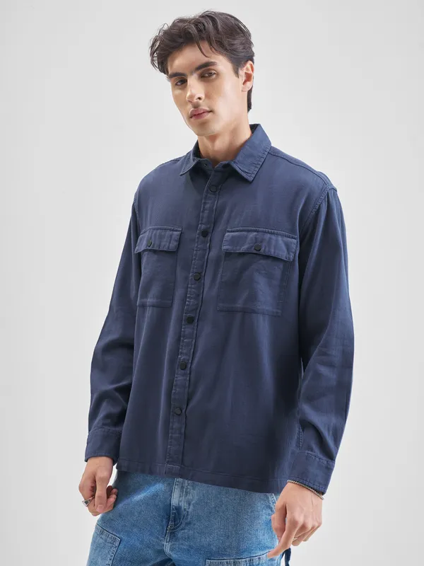 Locomotive Men Navy Blue Solid Oversized Fit Casual Shirt