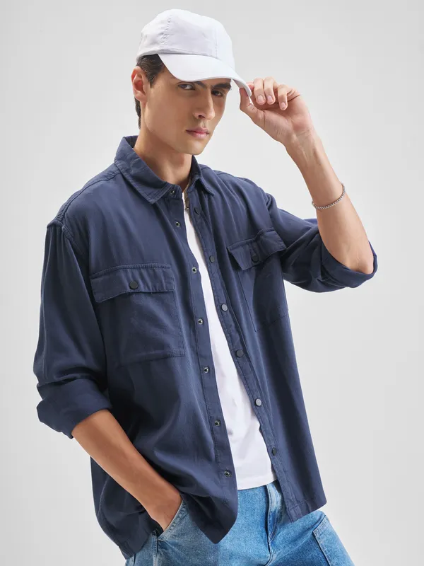 Locomotive Men Navy Blue Solid Oversized Fit Casual Shirt
