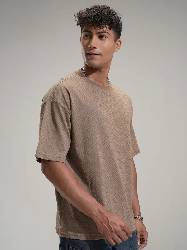 Locomotive Men Brown Self Design Round Neck T-Shirt