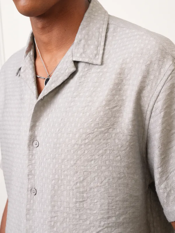 Locomotive Men Grey Self Design Regular Fit Casual Shirt