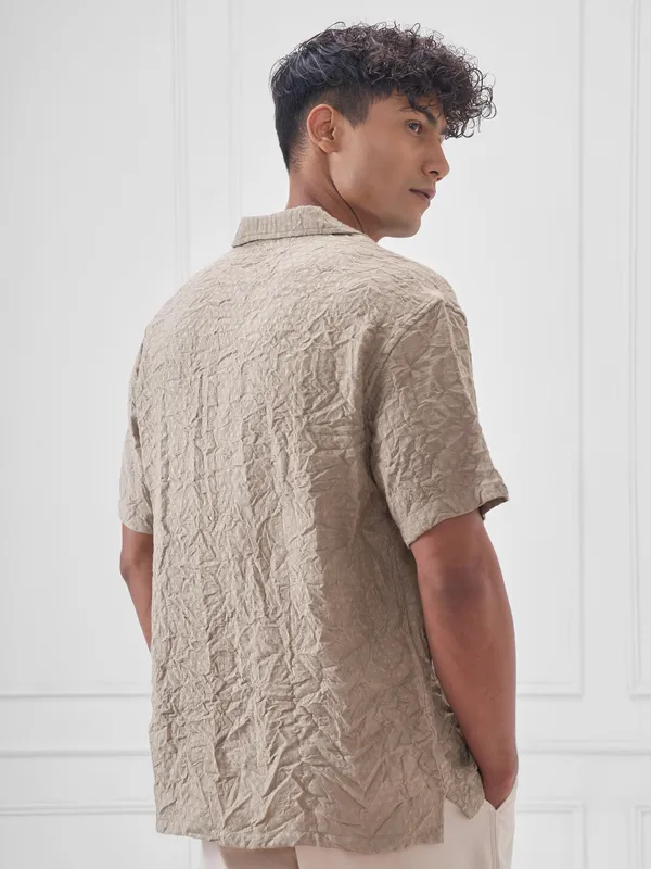 Locomotive Men Beige Crushed Relaxed Fit Casual Shirt