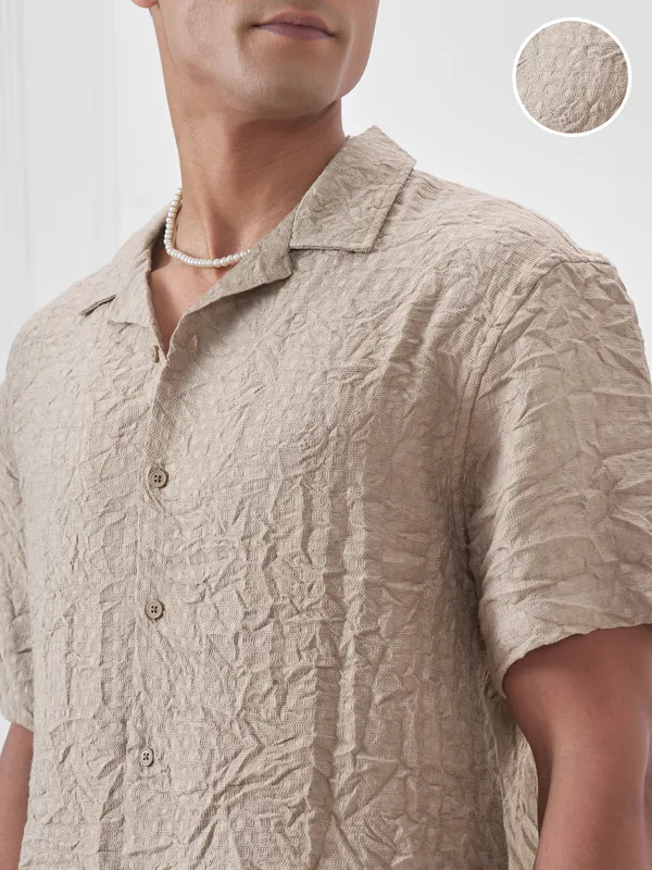 Locomotive Men Beige Crushed Relaxed Fit Casual Shirt