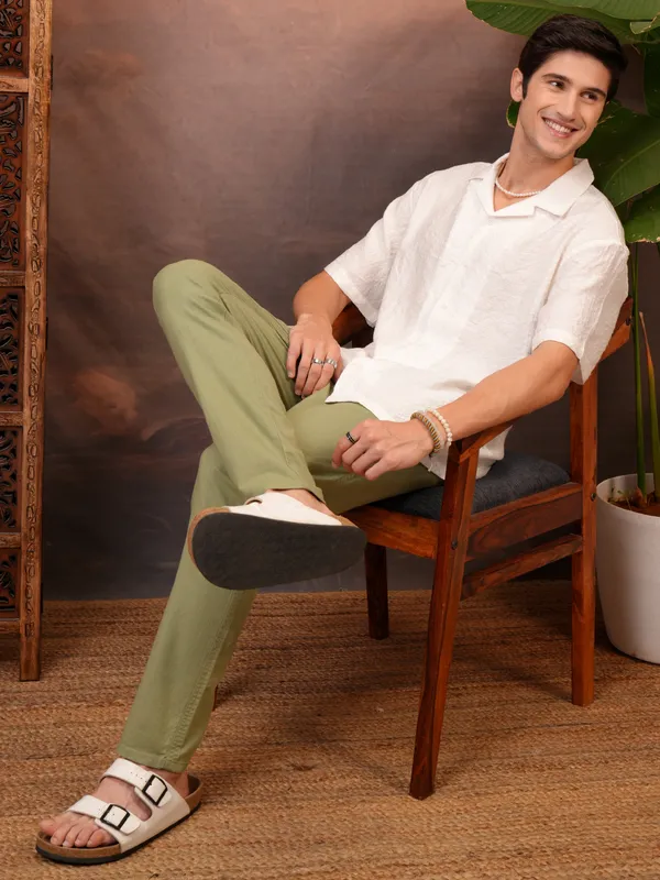 Locomotive Men White Self Design Regular Fit Casual Shirt