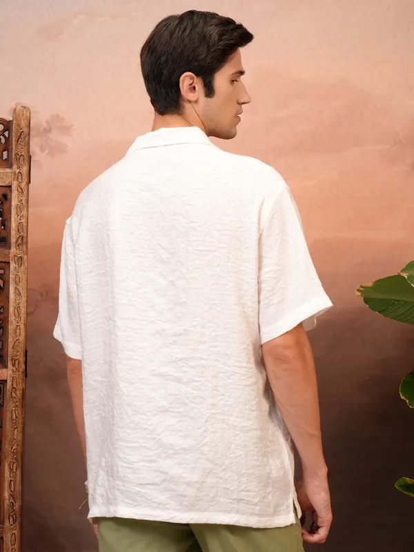 Locomotive Men White Self Design Regular Fit Casual Shirt