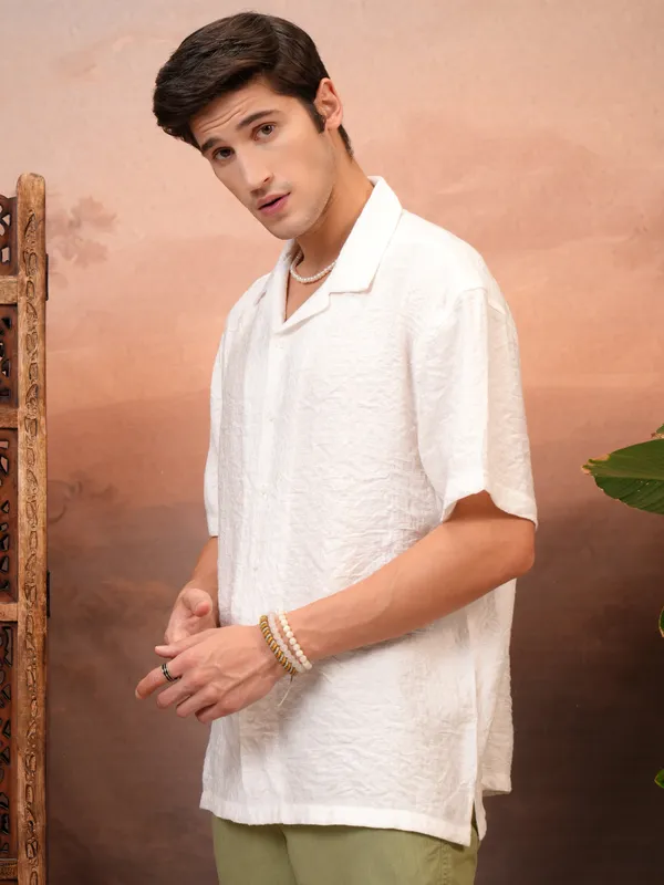 Locomotive Men White Self Design Regular Fit Casual Shirt