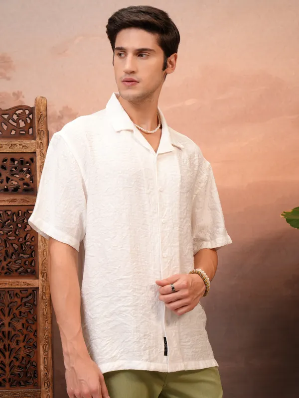 Locomotive Men White Self Design Regular Fit Casual Shirt