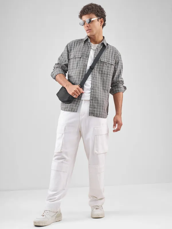Locomotive Men Grey Checked Relaxed Fit Casual Shirt