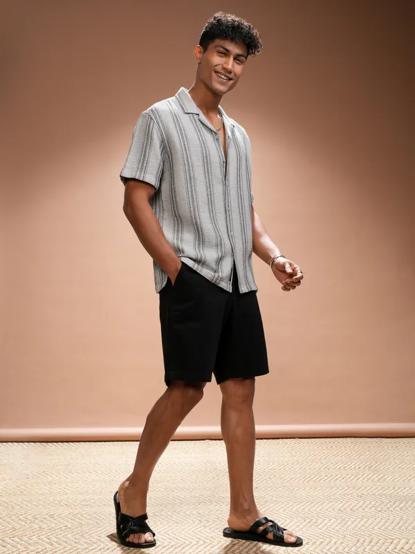 Locomotive Men Grey Striped Relaxed Fit Casual Shirt