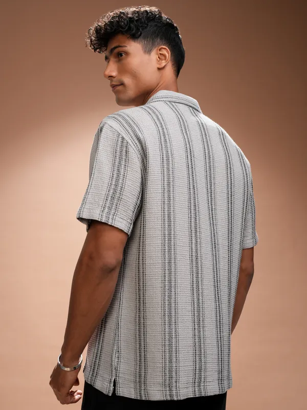 Locomotive Men Grey Striped Relaxed Fit Casual Shirt