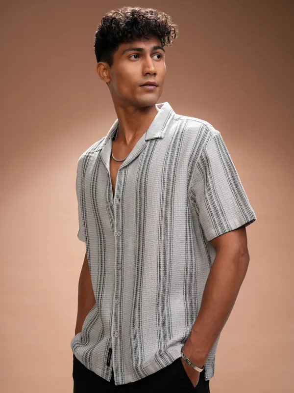 Locomotive Men Grey Striped Relaxed Fit Casual Shirt