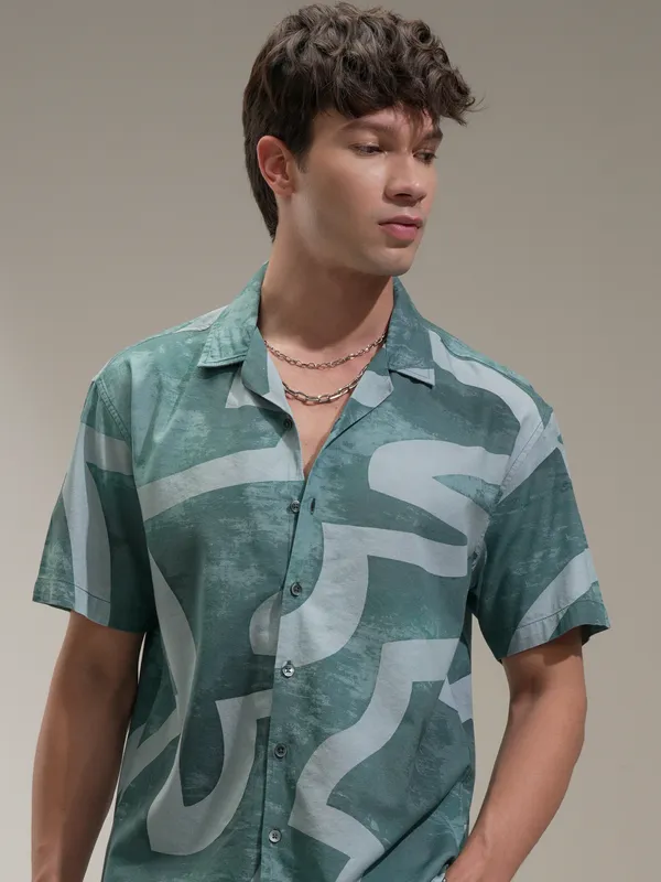 Locomotive Men Turquoise Printed Relaxed Fit Casual Shirt