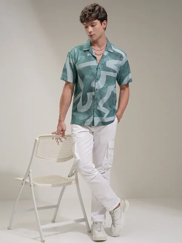Locomotive Men Turquoise Printed Relaxed Fit Casual Shirt