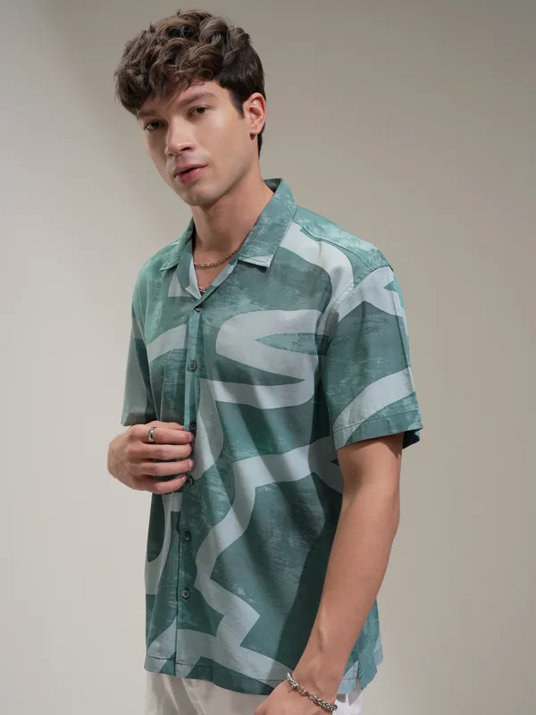 Locomotive Men Turquoise Printed Relaxed Fit Casual Shirt