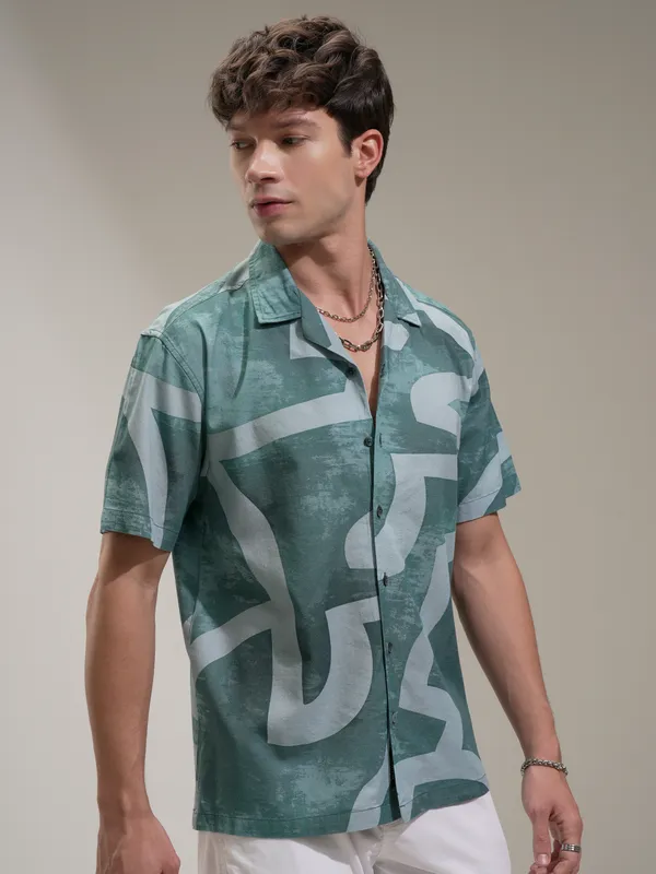 Locomotive Men Turquoise Printed Relaxed Fit Casual Shirt