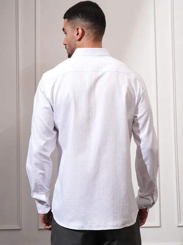 Locomotive Men White Textured Slim Fit Casual Shirt
