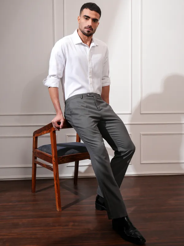 Locomotive Men White Textured Slim Fit Casual Shirt
