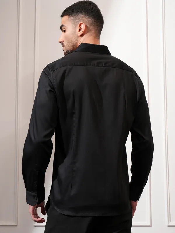 Locomotive Men Black Solid Slim Fit Casual Shirt