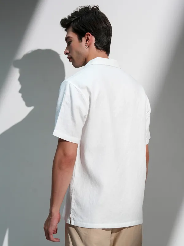 Locomotive Men White Textured Relaxed Fit Casual Shirt