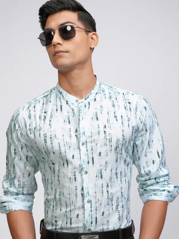 Locomotive Men Blue Printed Slim Fit Casual Shirt