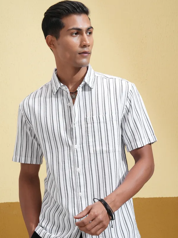 Locomotive Men White Striped Relaxed Fit Casual Shirt