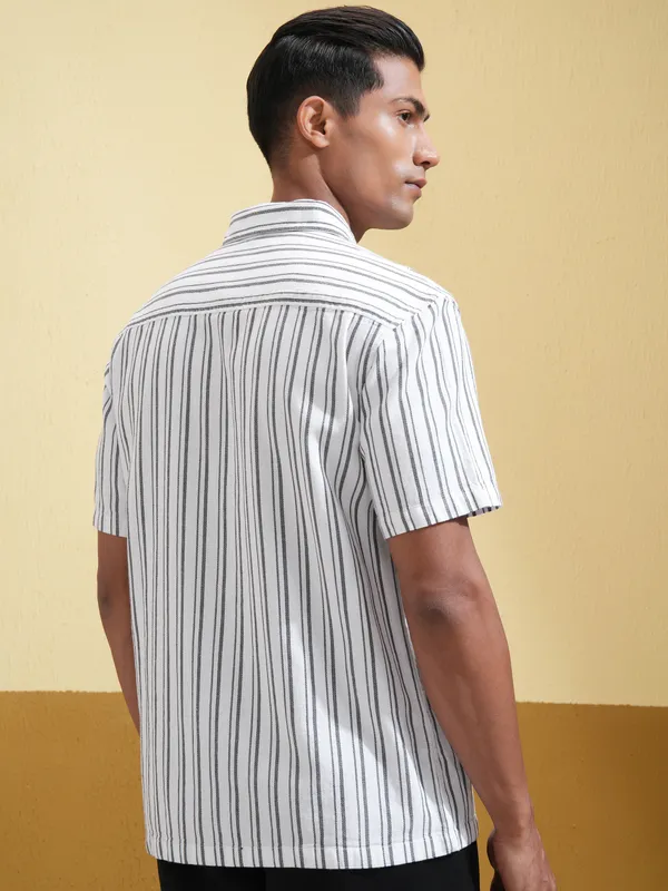 Locomotive Men White Striped Relaxed Fit Casual Shirt