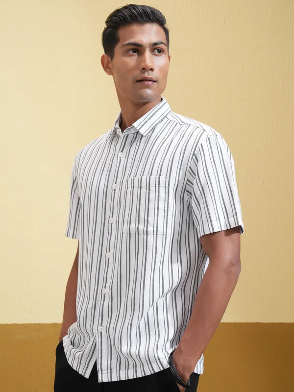 Locomotive Men White Striped Relaxed Fit Casual Shirt