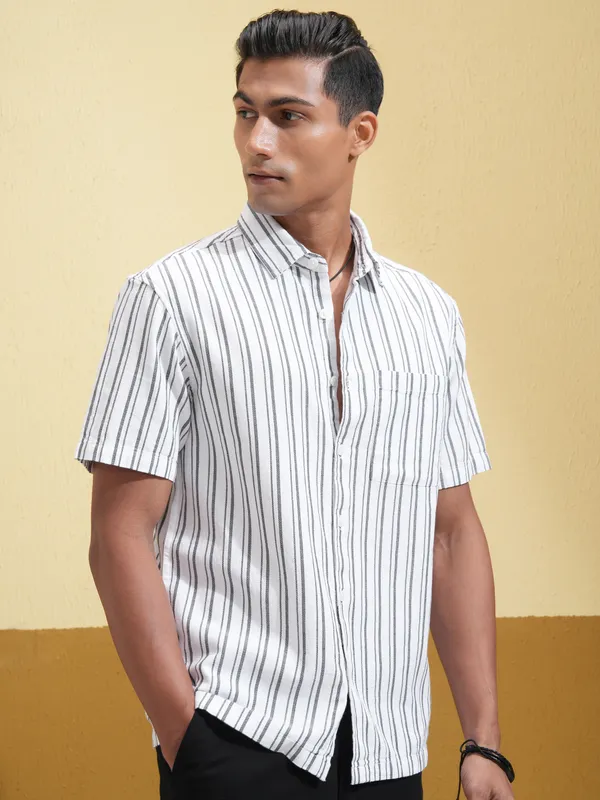 Locomotive Men White Striped Relaxed Fit Casual Shirt
