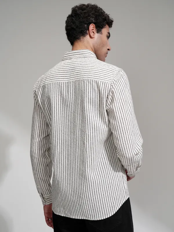 Locomotive Men Cream Striped Slim Fit Casual Shirt