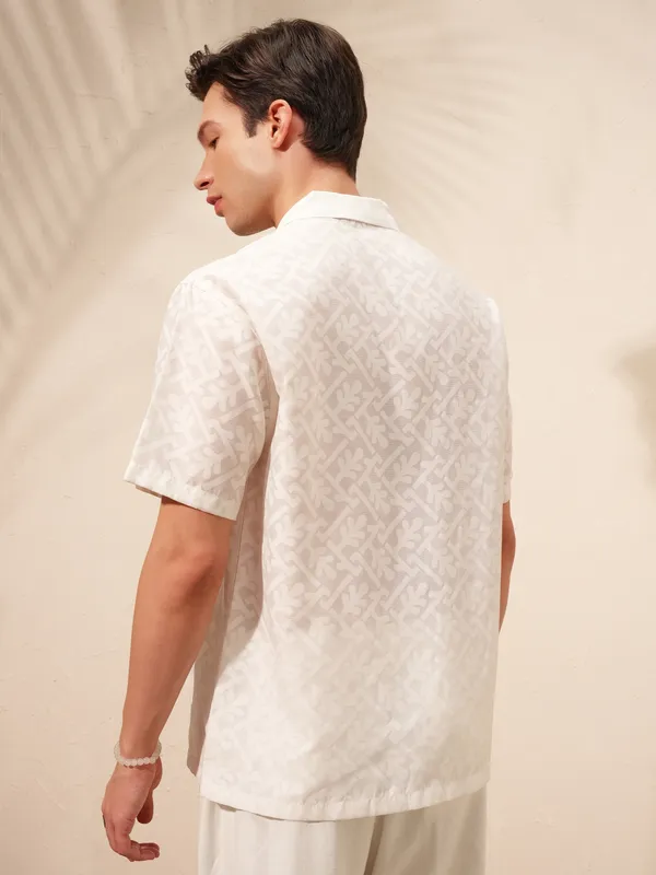 Locomotive Men White Self Design Relaxed Fit Casual Shirt