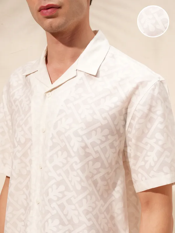 Locomotive Men White Self Design Relaxed Fit Casual Shirt