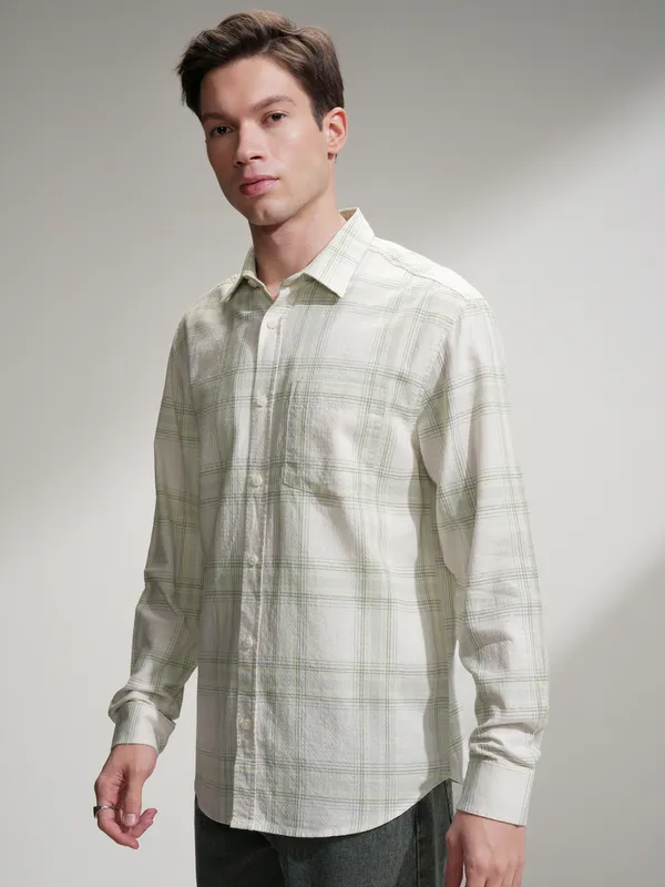 Locomotive Men Cream Checked Relaxed Fit Casual Shirt