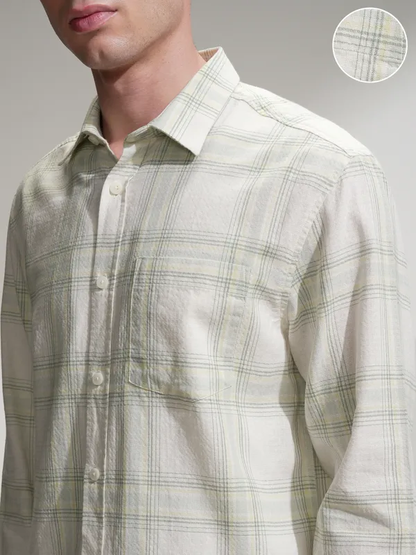 Locomotive Men Cream Checked Relaxed Fit Casual Shirt