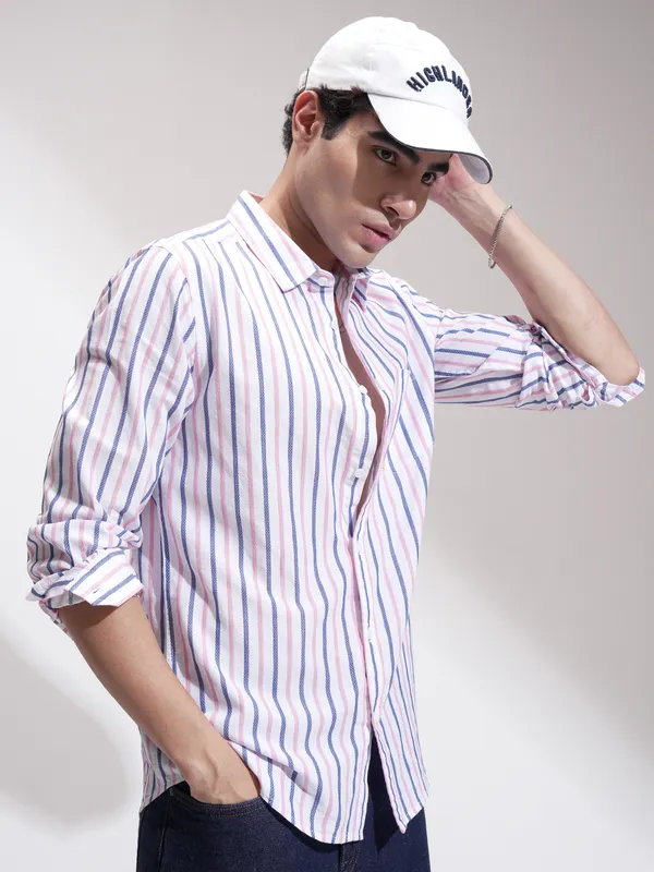 Locomotive Men Blue Striped Slim Fit Casual Shirt