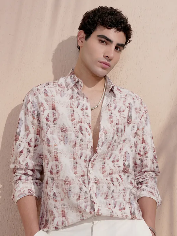 Locomotive Men Pink Printed Relaxed Fit Casual Shirt