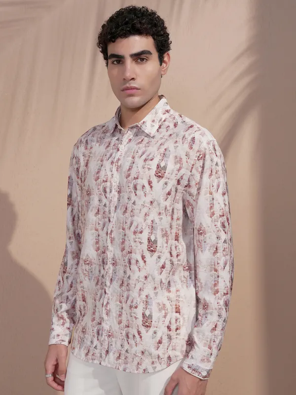 Locomotive Men Pink Printed Relaxed Fit Casual Shirt