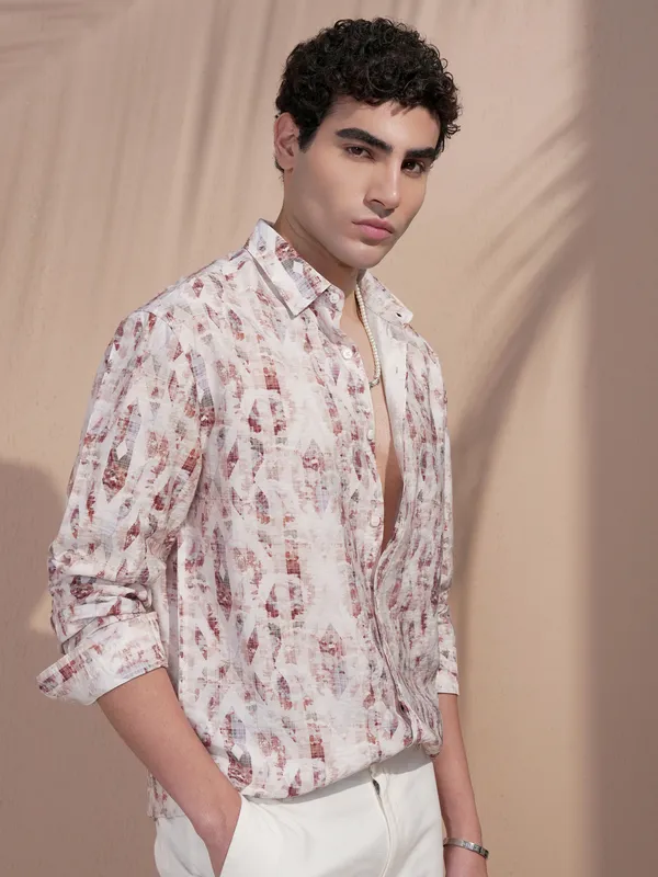 Locomotive Men Pink Printed Relaxed Fit Casual Shirt