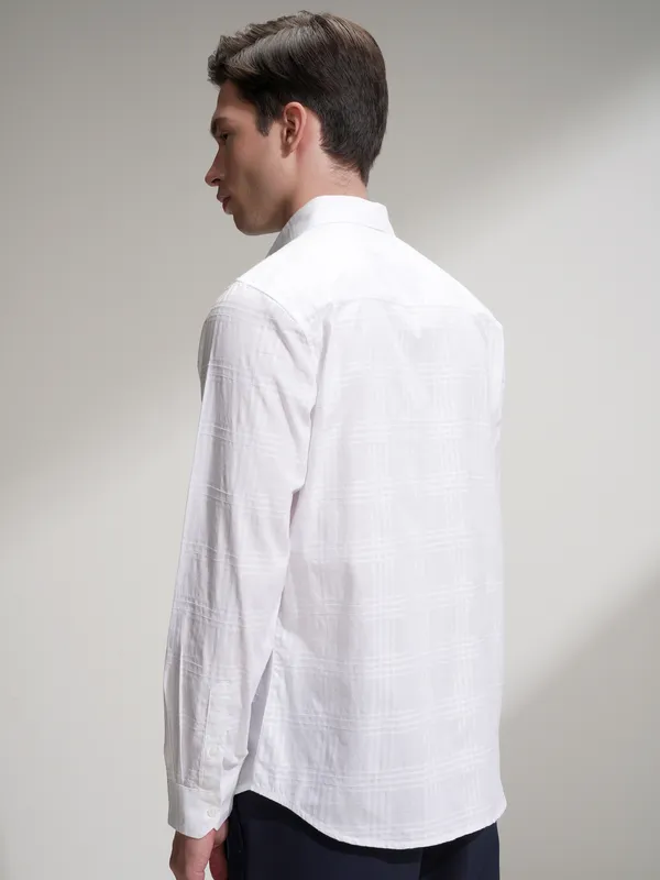 Locomotive Men White Checked Slim Fit Casual Shirt